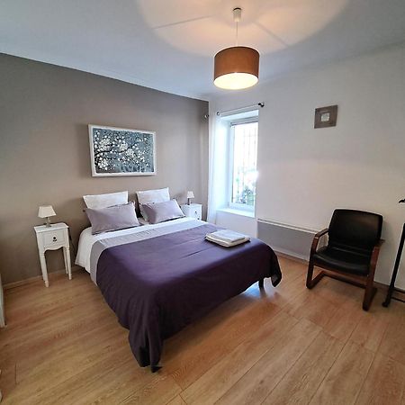 Chambre privée indépendante dans une maison Neffies Esterno foto