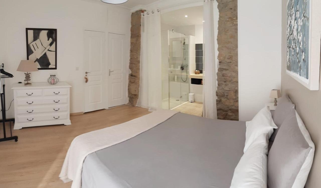 Chambre privée indépendante dans une maison Neffies Esterno foto