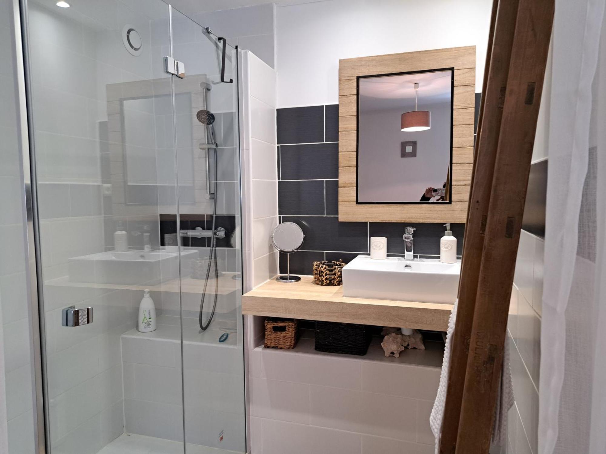 Chambre privée indépendante dans une maison Neffies Esterno foto